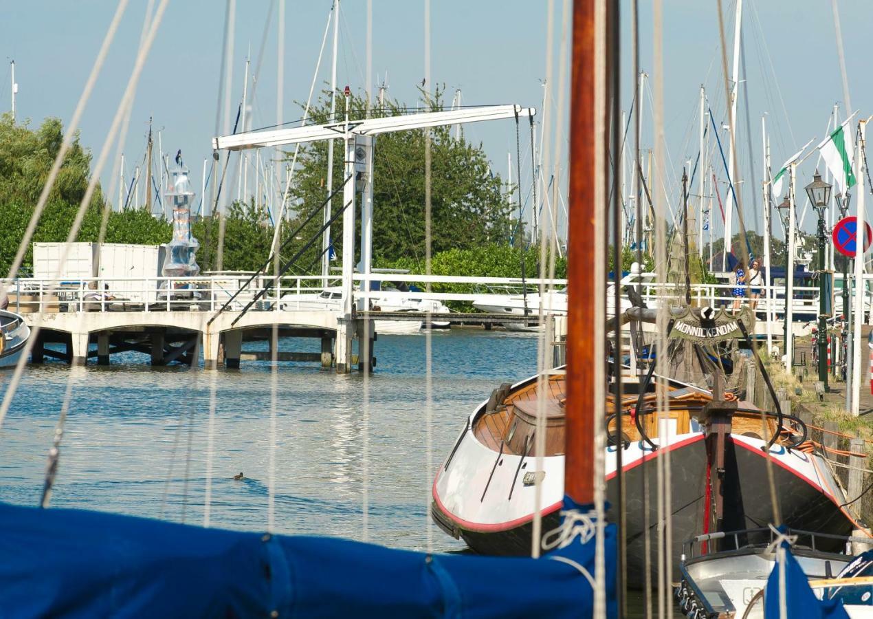 Waterland Hoge Huis Monnickendam Bagian luar foto