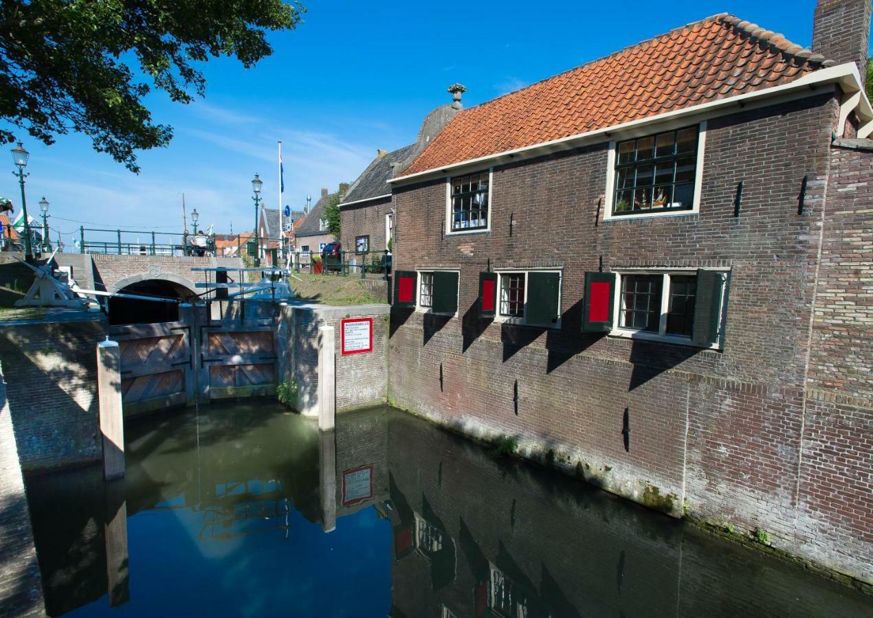 Waterland Hoge Huis Monnickendam Bagian luar foto